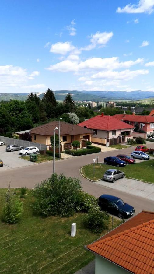Orsika Hilltop Apartman Eger Eksteriør bilde