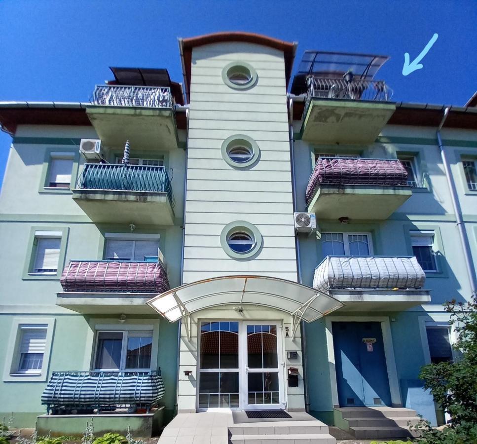 Orsika Hilltop Apartman Eger Eksteriør bilde