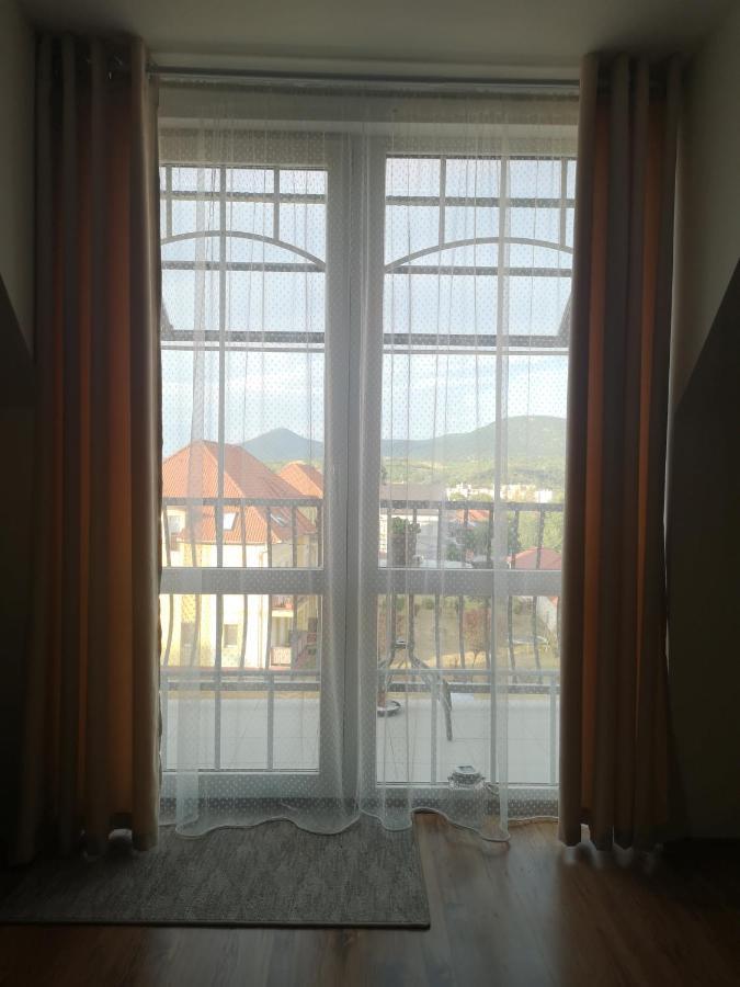 Orsika Hilltop Apartman Eger Eksteriør bilde